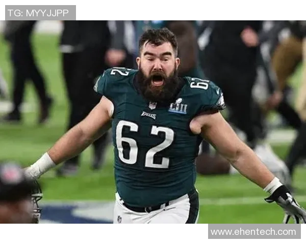 NFL球星跨界踢足球挑战极限 揭秘运动员多项技能背后的故事