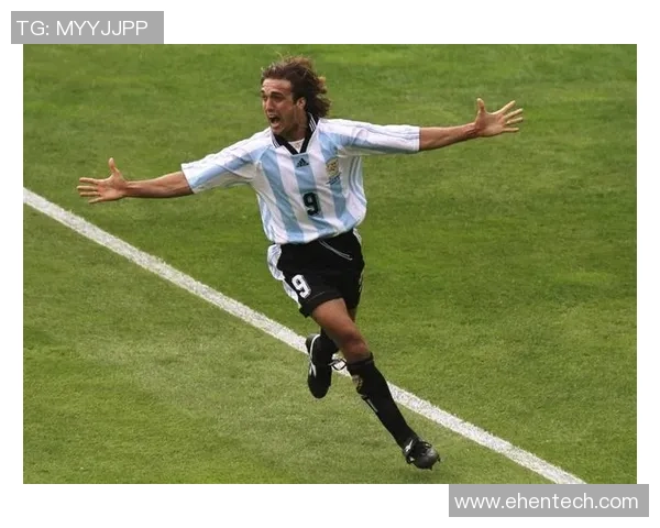 世界足坛身高最高的球员是谁揭秘他在场上的巨大优势与挑战 世界足坛身高最高的球员是谁揭秘他在场上的巨大优势与挑战